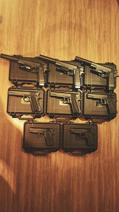 Металевий іграшковий пістолет