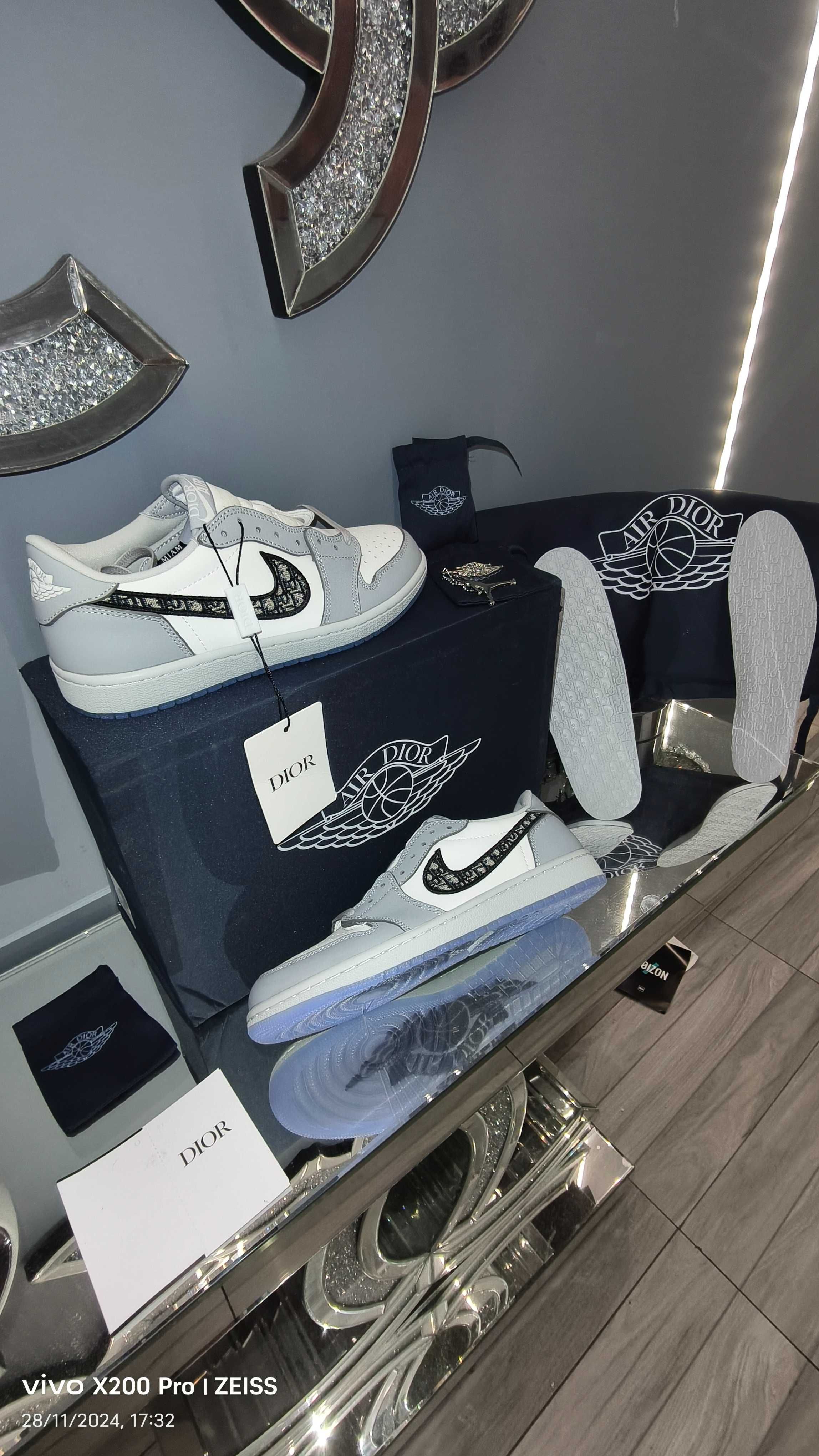 Jordan 1 Low Dior