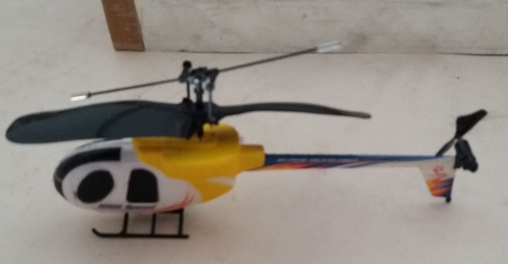 Helicóptero a funcionar como novo
