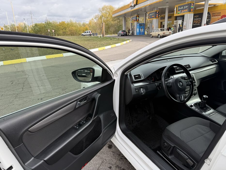 Passat B7 Не фарбований