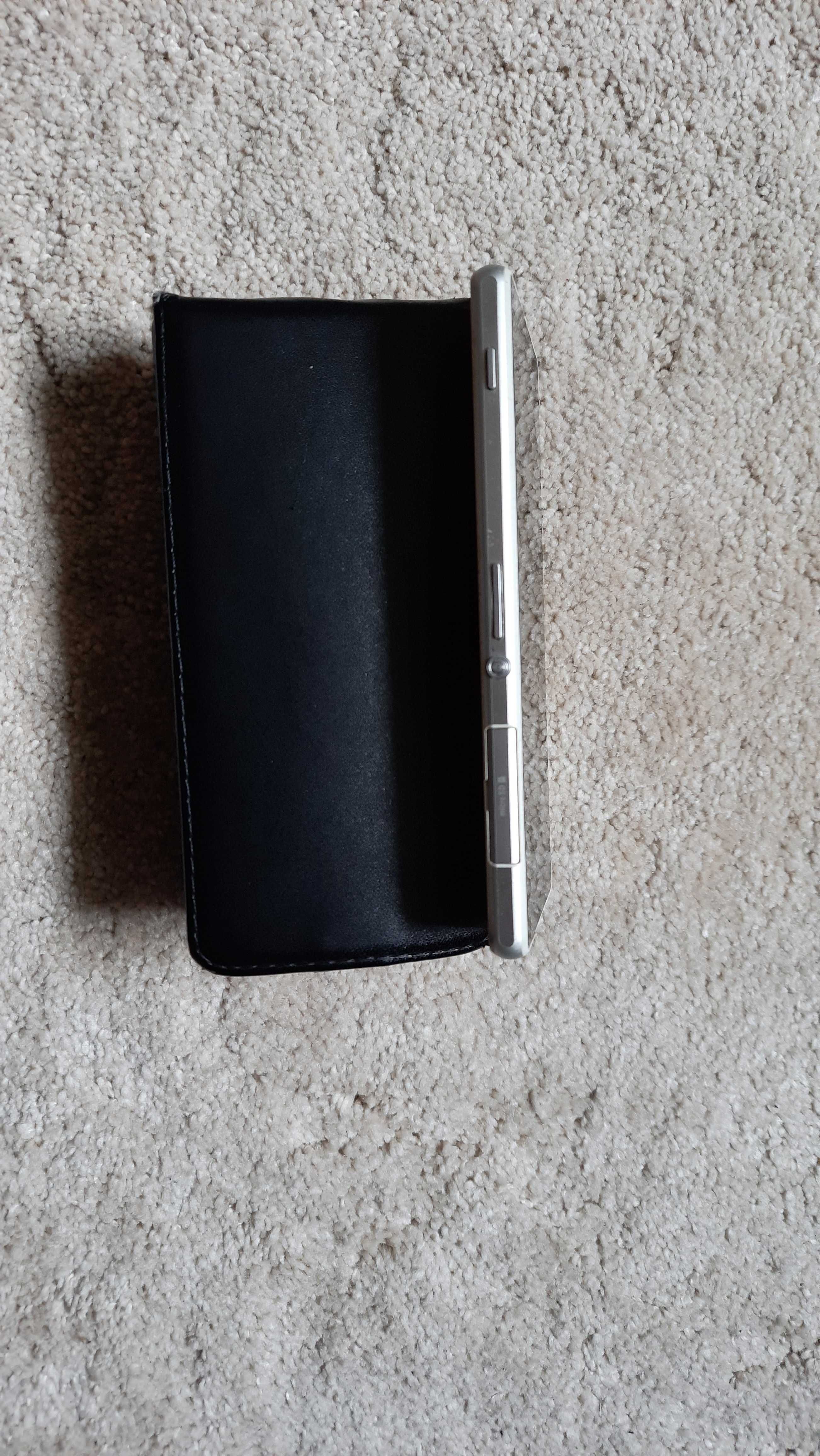 Sony Xperia Z2 + dodatkowe akcesoria