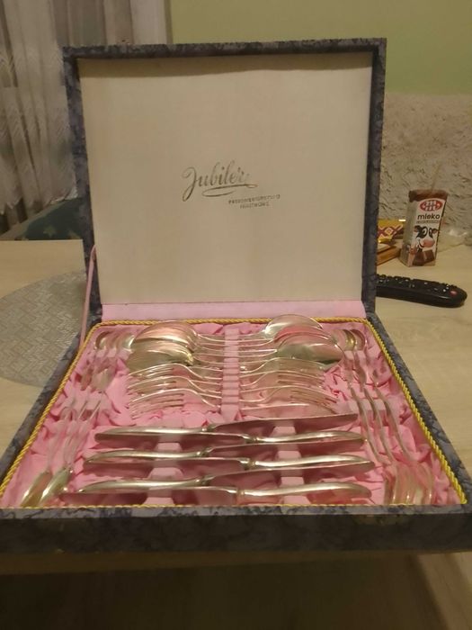 Hefra met 60 - wzór amerykański. Platerowane sztućce z prl. 30 szt