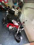 MH 125 naked, motor yamaha ybr