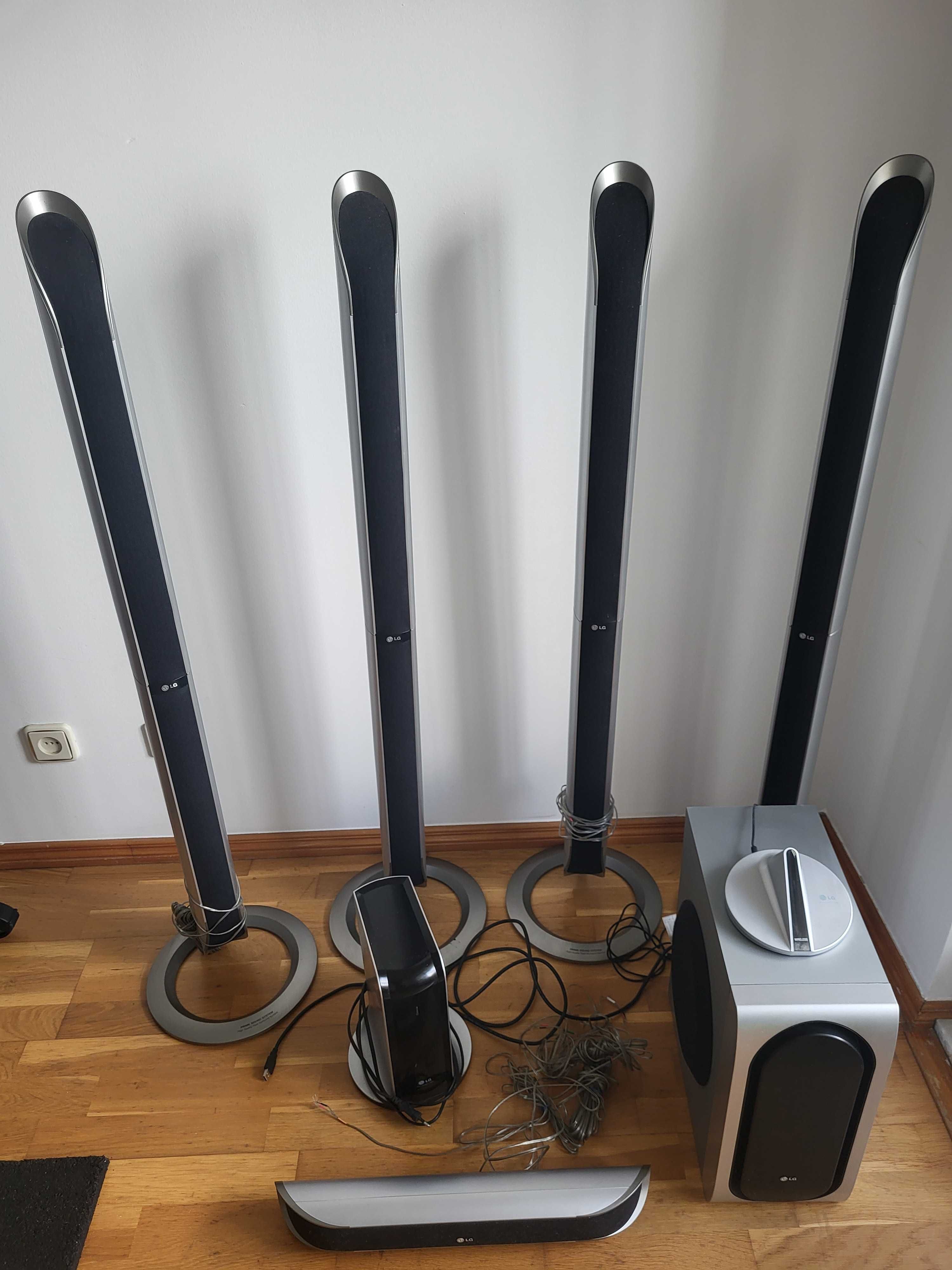 Colunas de Home Cinema LG 5.1 - Modelo LHS 55-TBS + Subwoofer 55-TBW