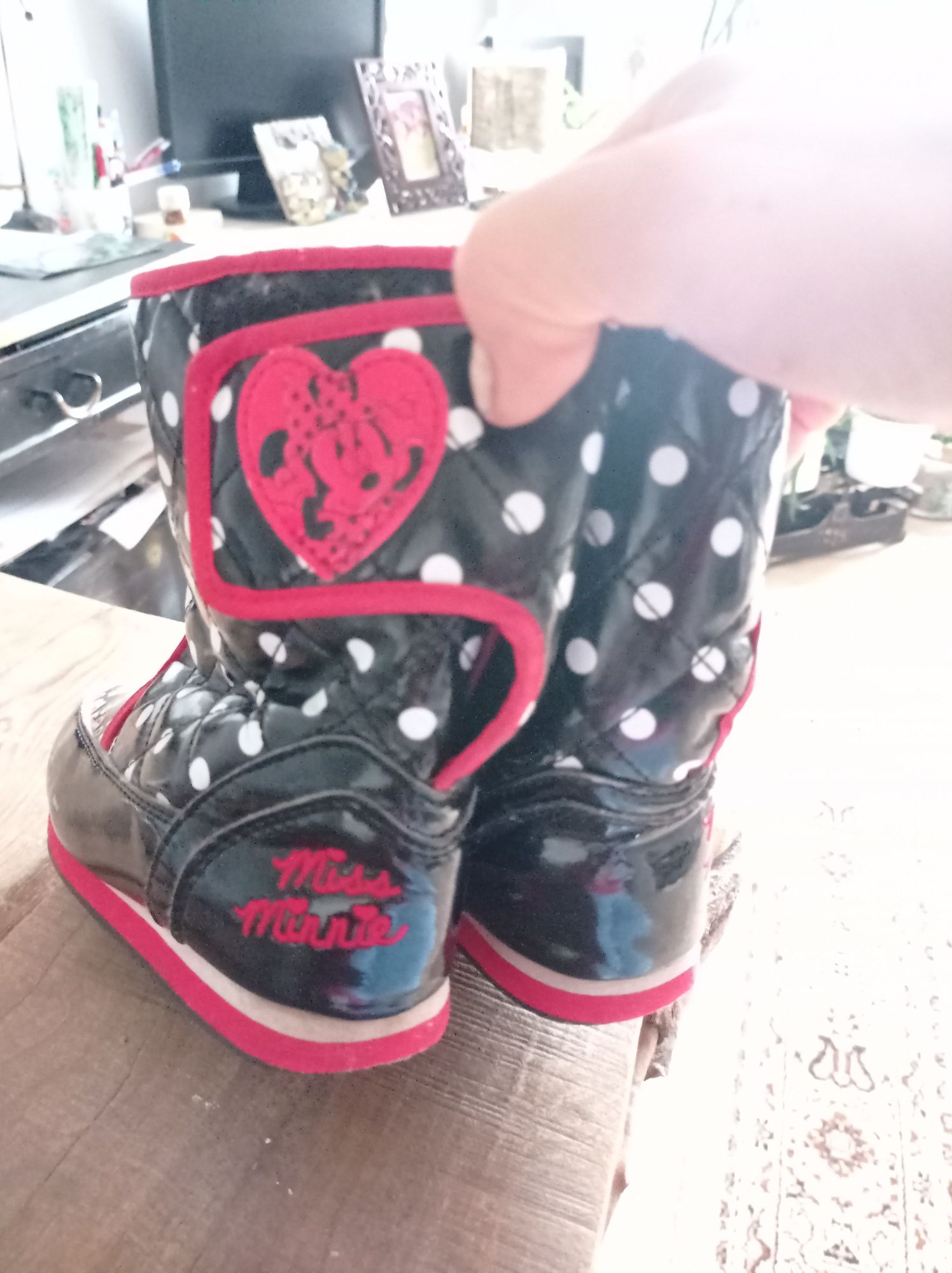 Buty dla dziewcynki na zimę  sniegowce Disney  ,z wyższą cholewka w śr