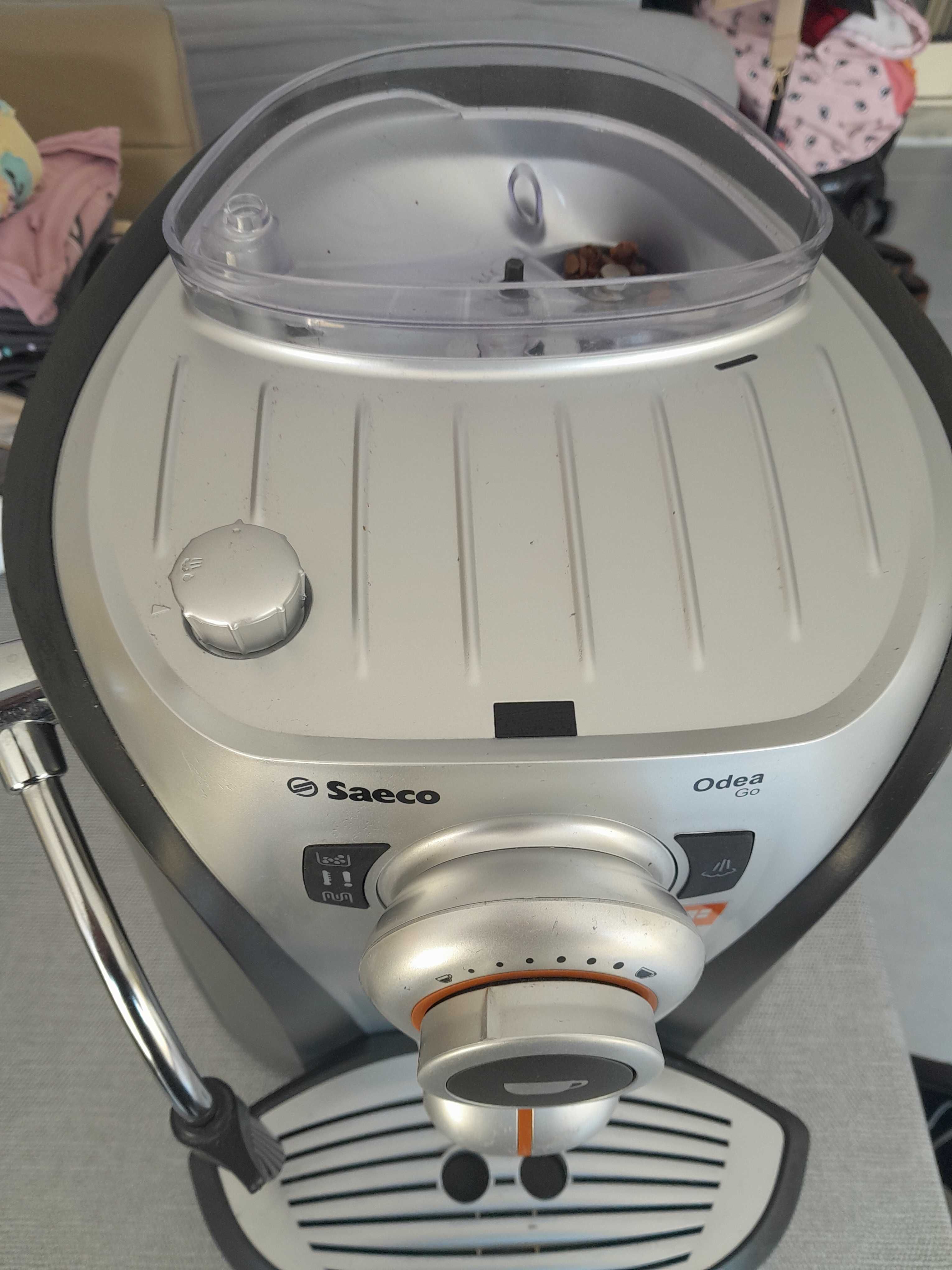 Maquina de cafe saeco odea go