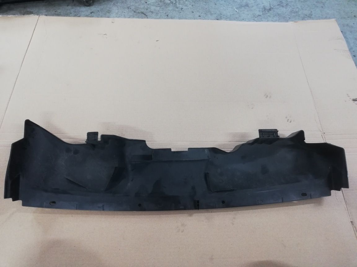 Maskownica osłona pasa przedniego grilla zamka Ford Focus mk2 lift