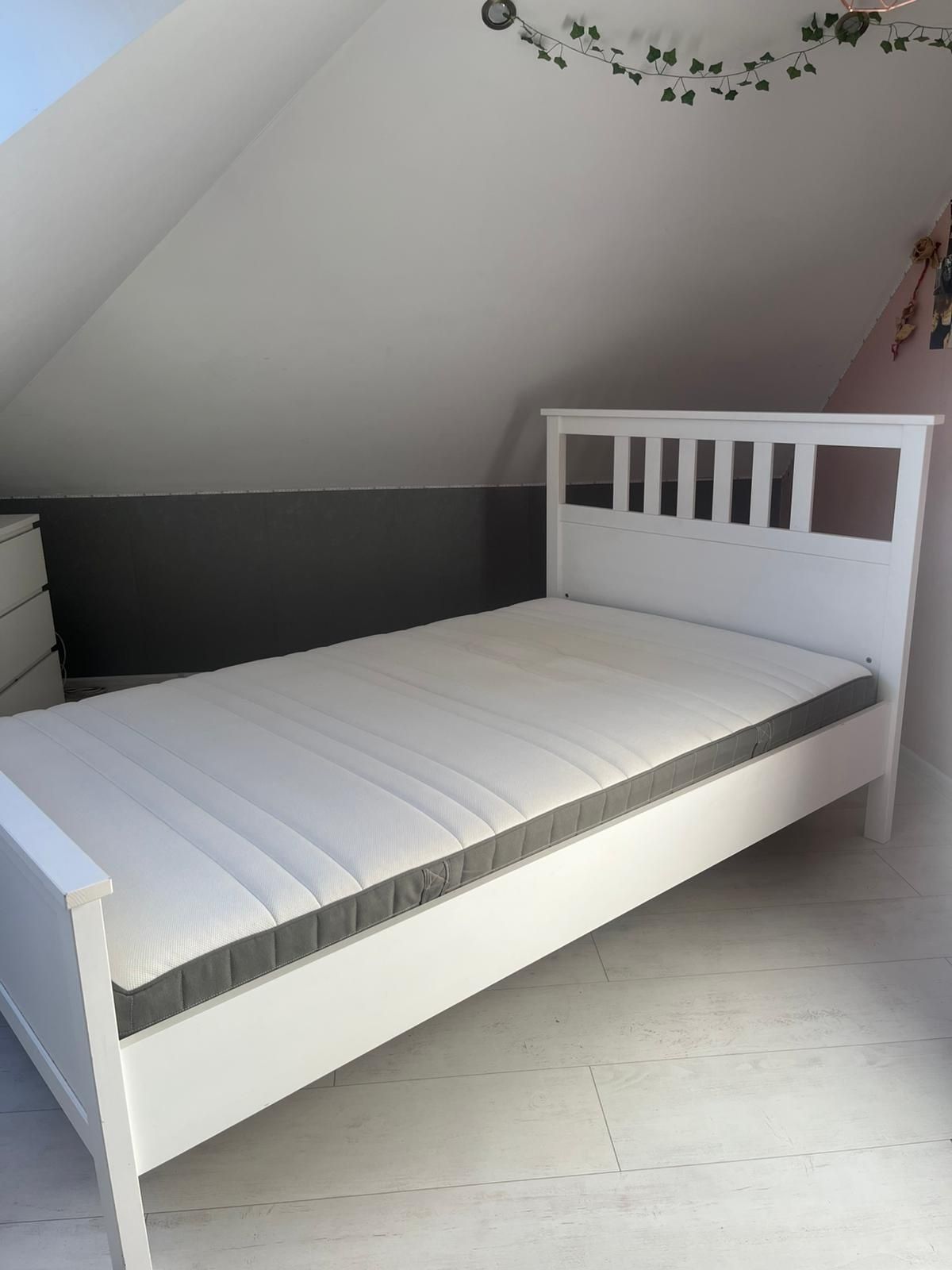 Sprzedam łóżko Hemnes Ikea
