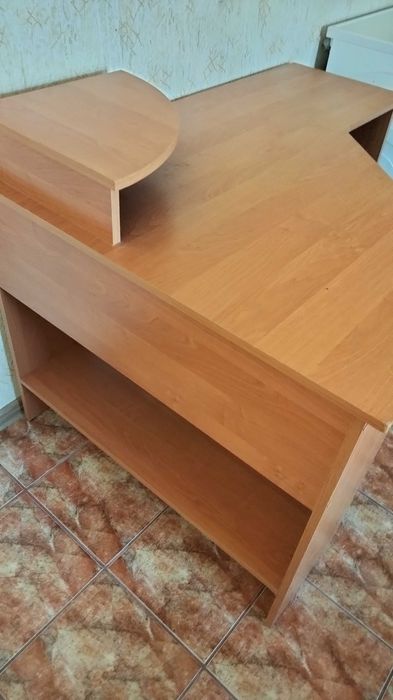 Письменний стол угловой