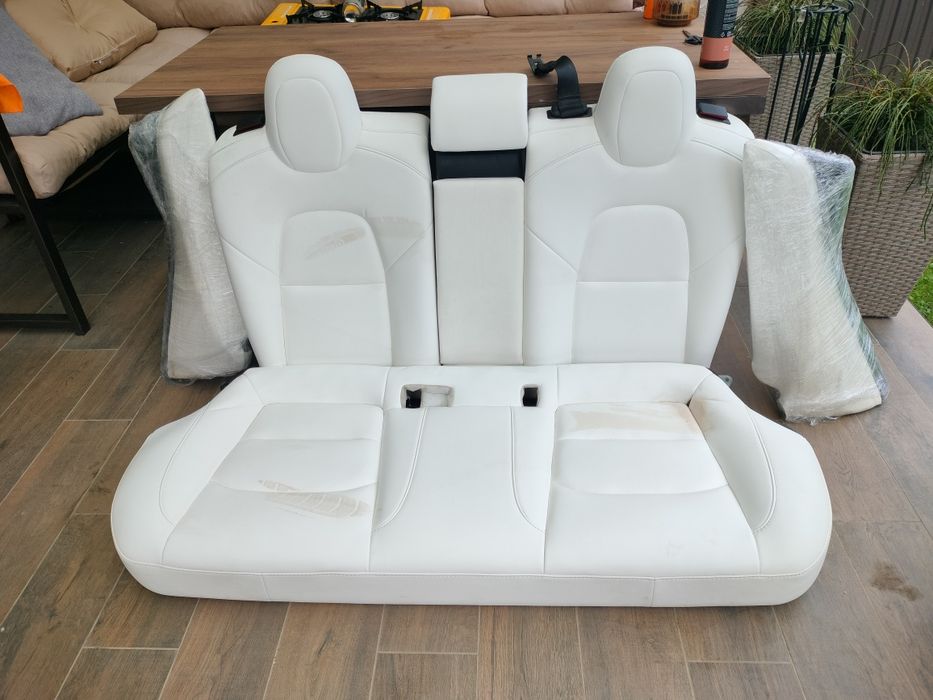 Задній диван (сидіння) Тесла Модель 3(М3) біле