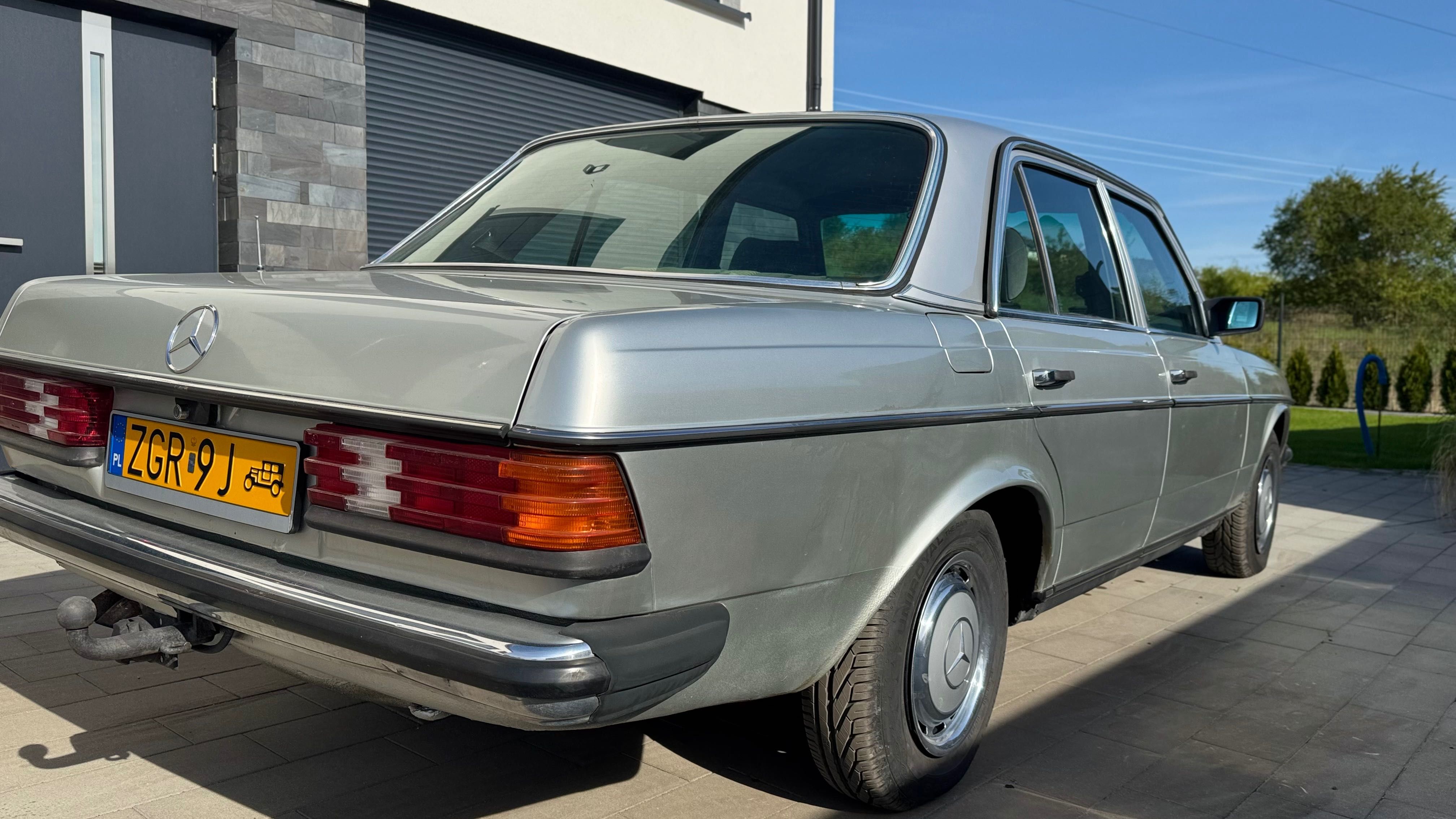 Sprzedam Klasyka  W123  2.5 benz