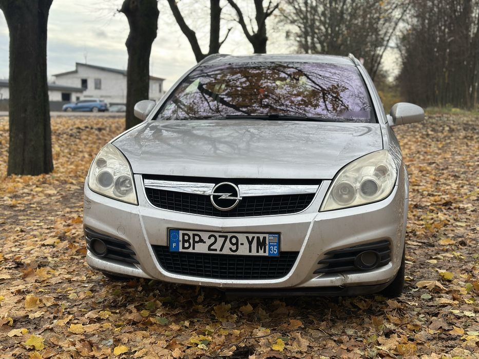 Автомобіль опель вектра