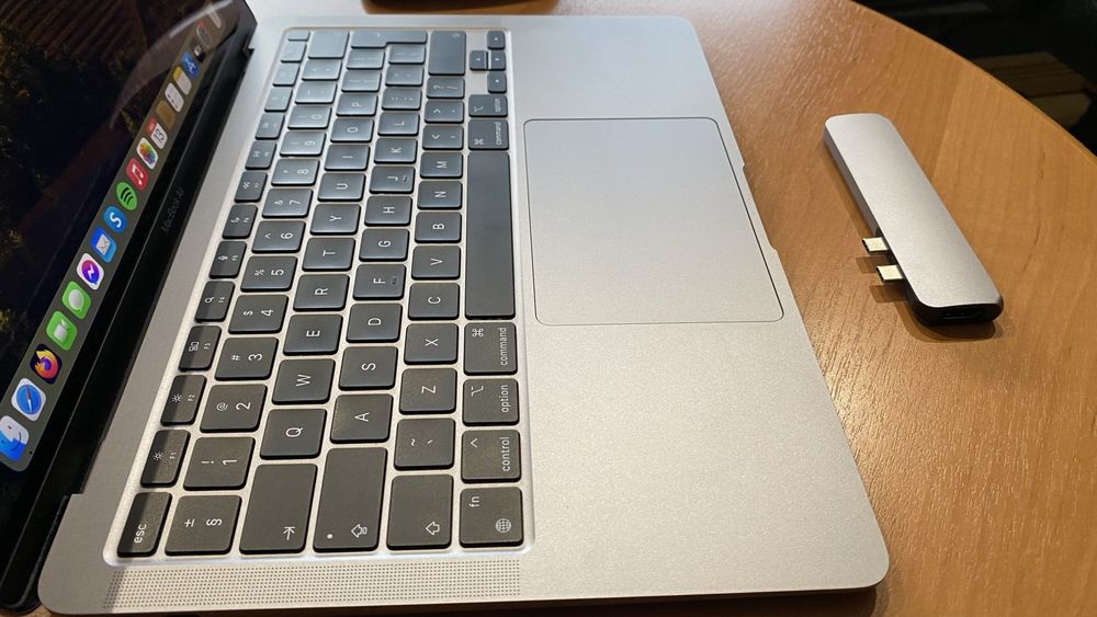 Laptop MacBook Air M1 - super stan