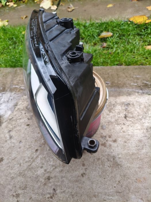 Продам оригінальну права фару VW Touran 2010-2015р