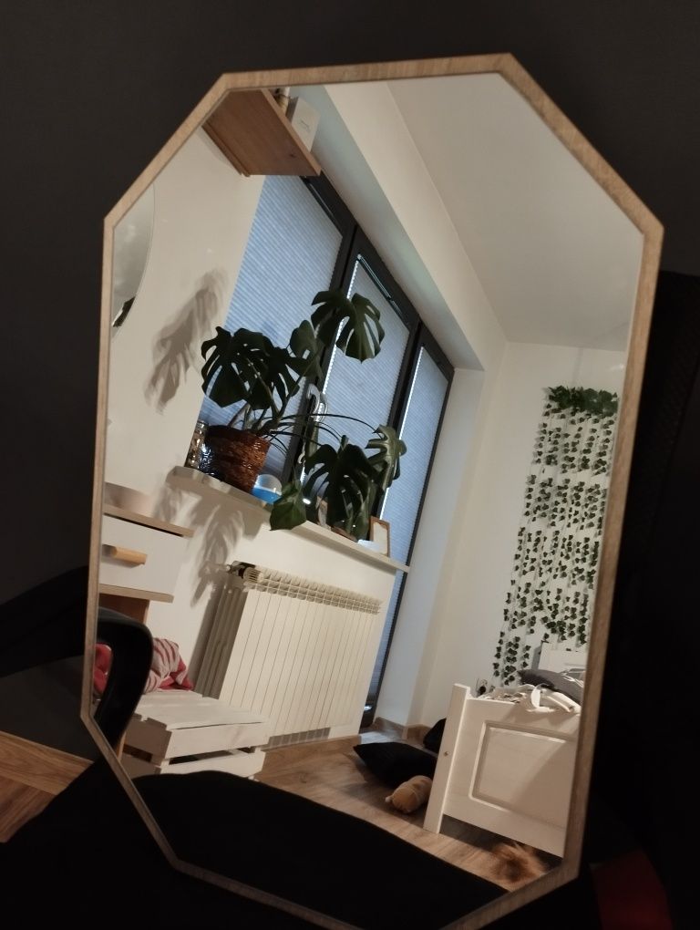 Toaletka z lustrem