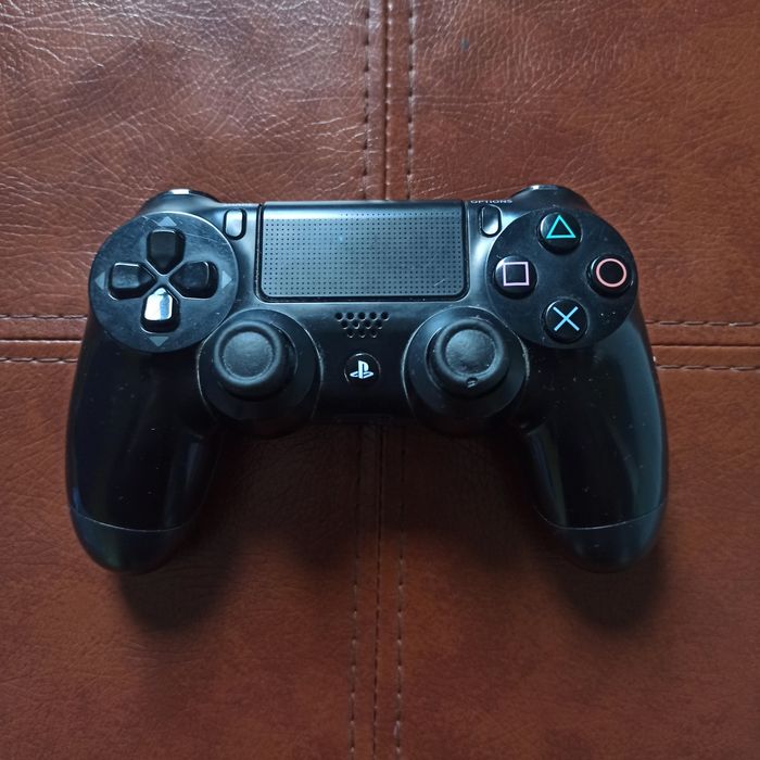 Геймпад-дуалшок б/у от PS4, в хорошем состоянии