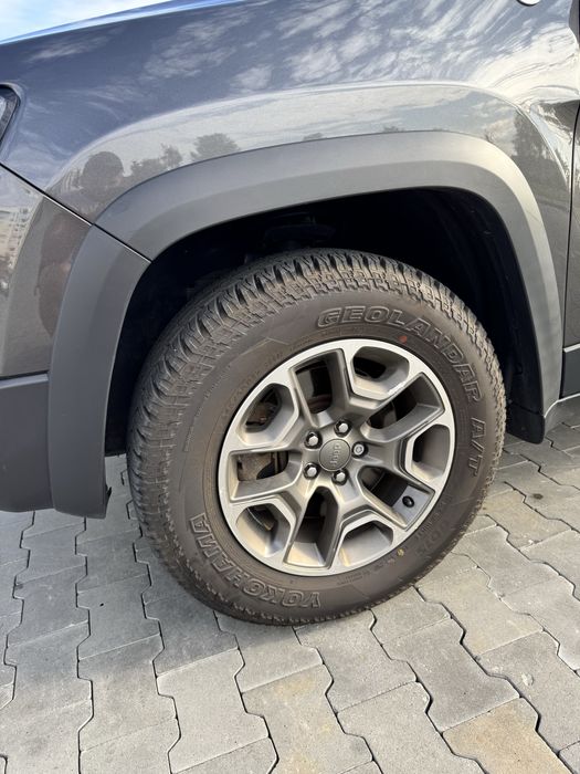 Jeep Cherokee Trailhawk 2021 року