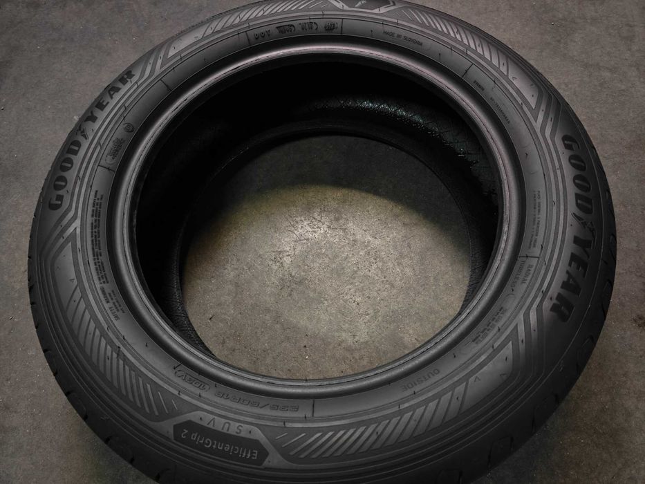 R18 235 60 шини літні Goodyear Efficient Grip Performance2 преміум