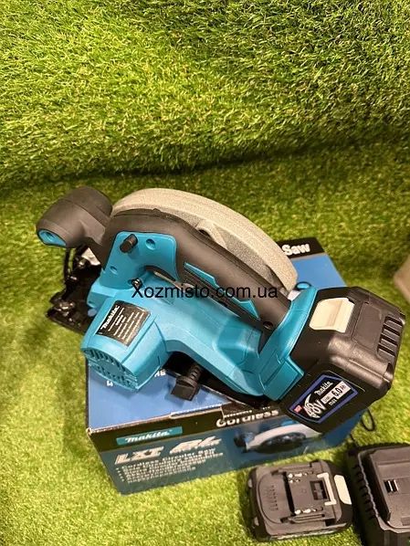 Акумуляторна безщіткова пила Makita DHS680 (48 В, 185 мм, 10800об/хв)