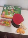 Jogos tênis de mesa, dominó e jogo glória