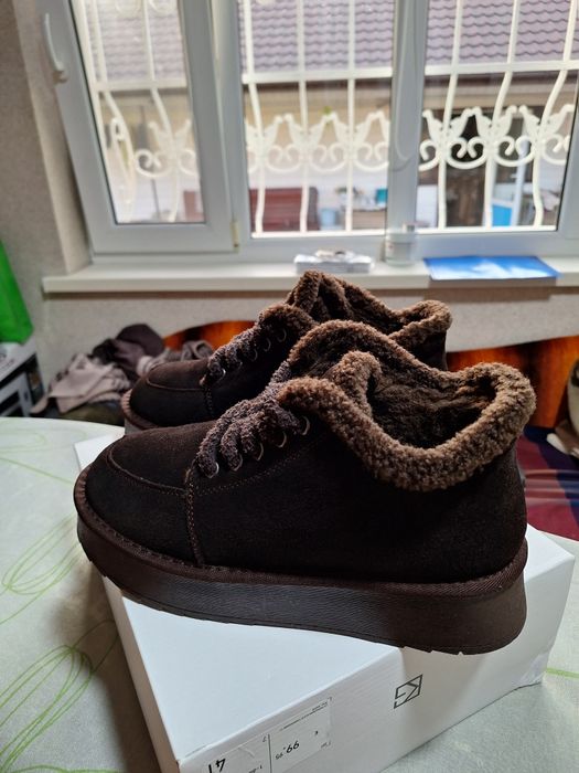 Продам жіночі зимові черевики