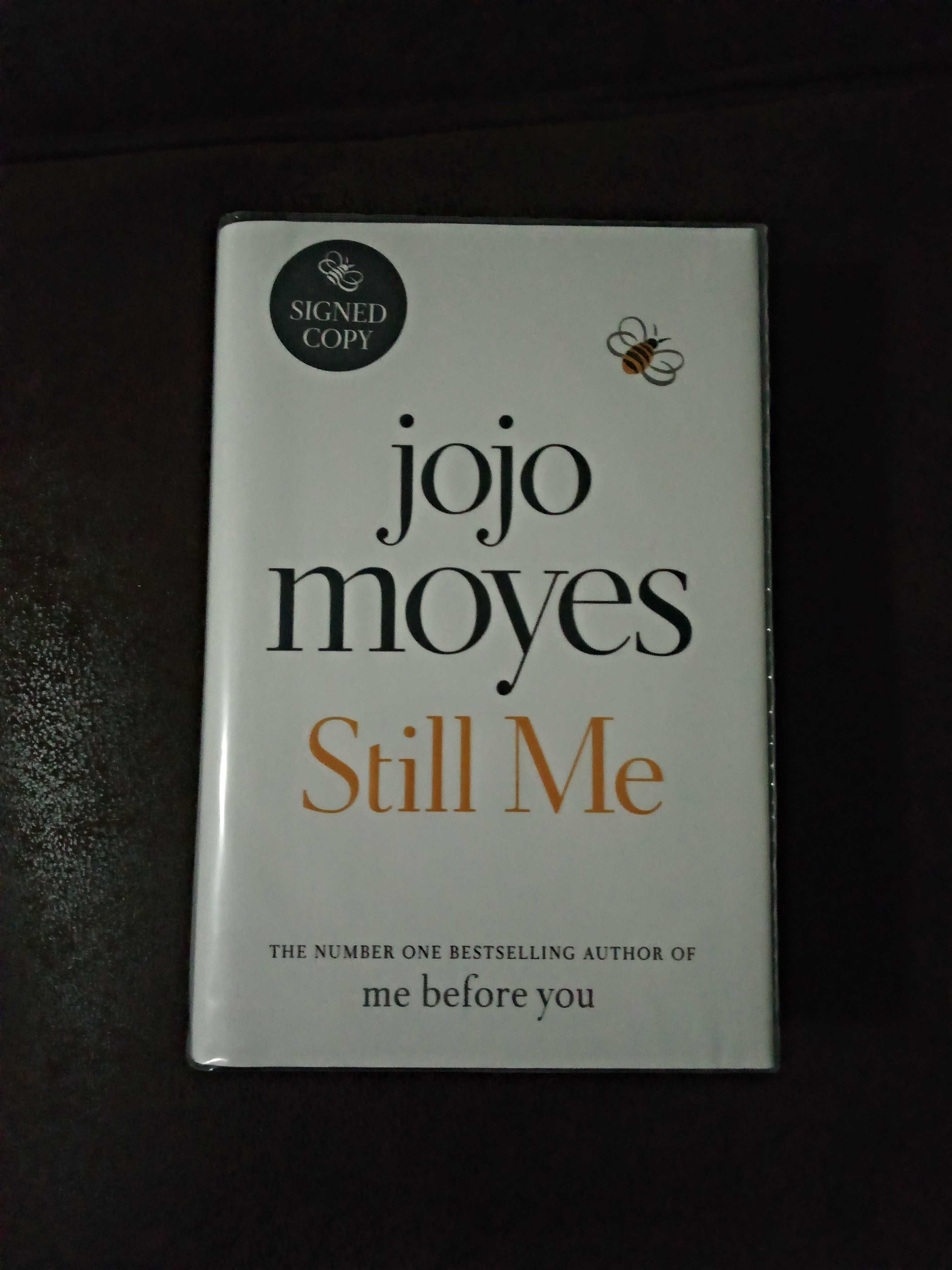 Jojo Moyes (AUTOGRAFADO) - Livro Still Me (1ª edição)