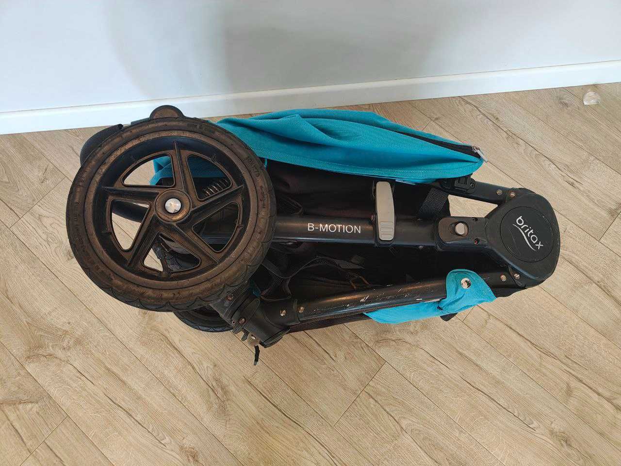 Прогулянковий візочок (коляска) Britax B-motion