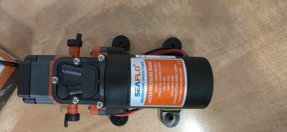 Pompa wody cisnieniowa samozasysajaca - 12V 3,8 L/min.