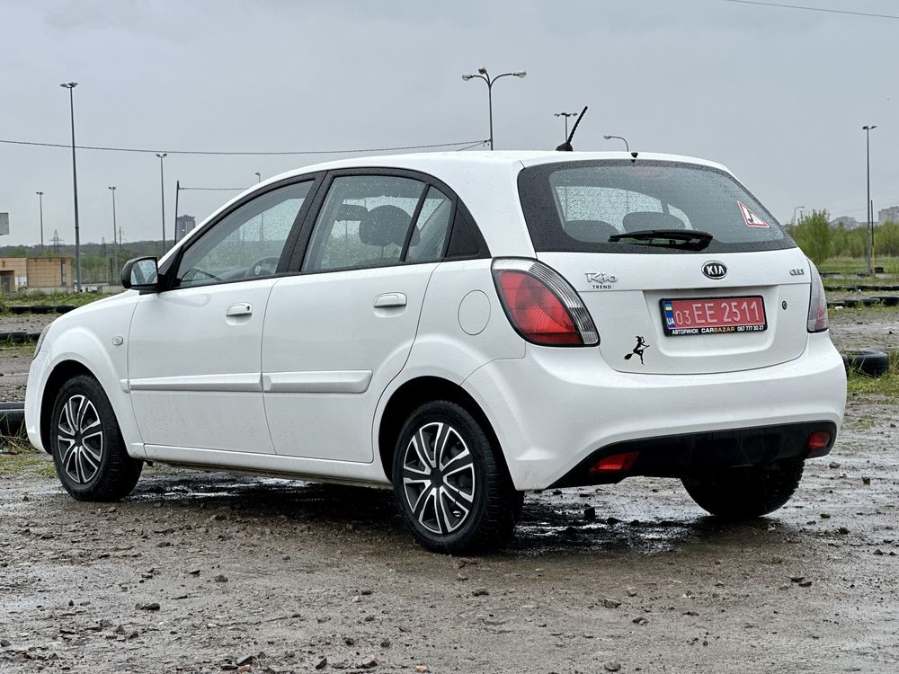 Kia rio avtomat.