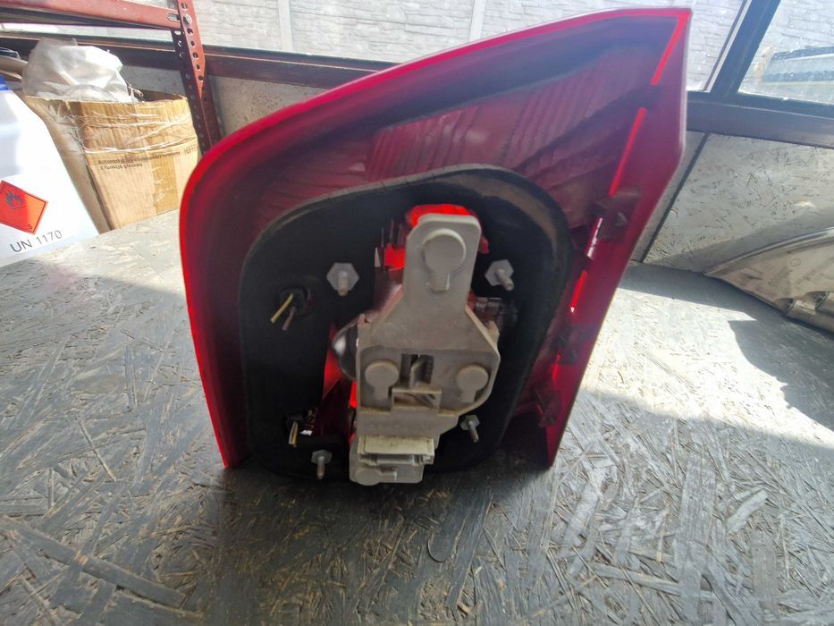 Lampa Prawy Tył Skoda Octavia II Kombi 1Z9.945.112.B