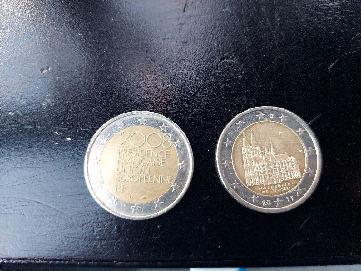 Moedas várias 2 euros CTT grátis