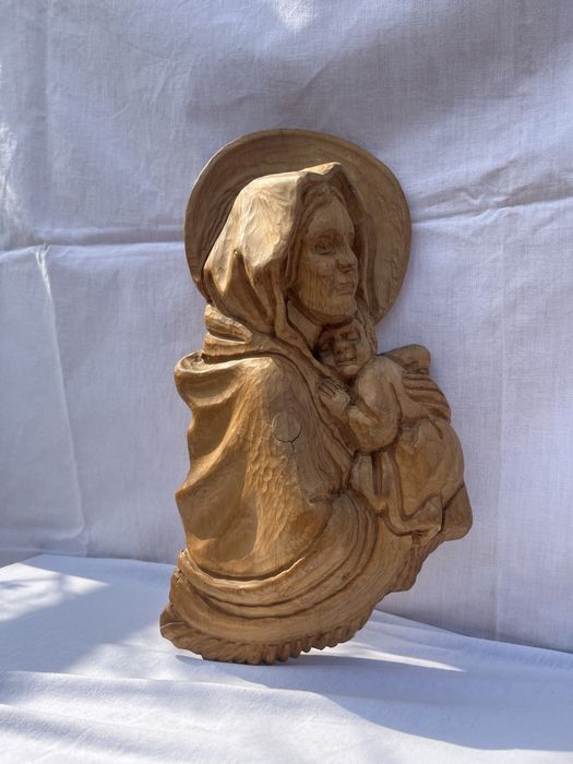 Płaskorzeźba matka boska z dzieciątkiem