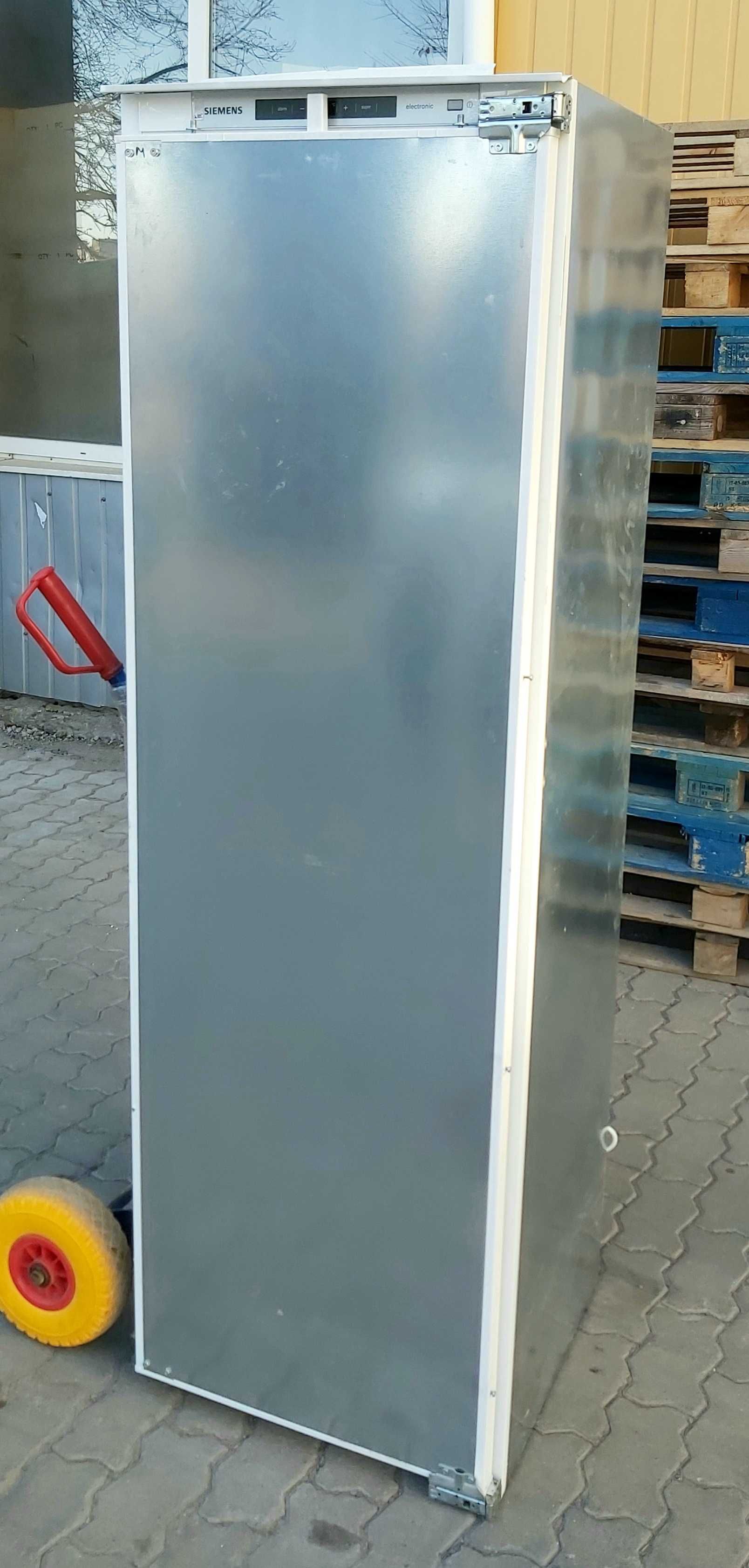 Вбудований холодильник з зоною свіжостi Siemens Q500 KI81RAD30 б/в