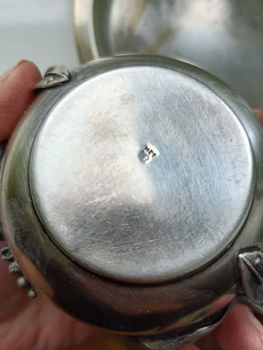Cukiernica z metalu