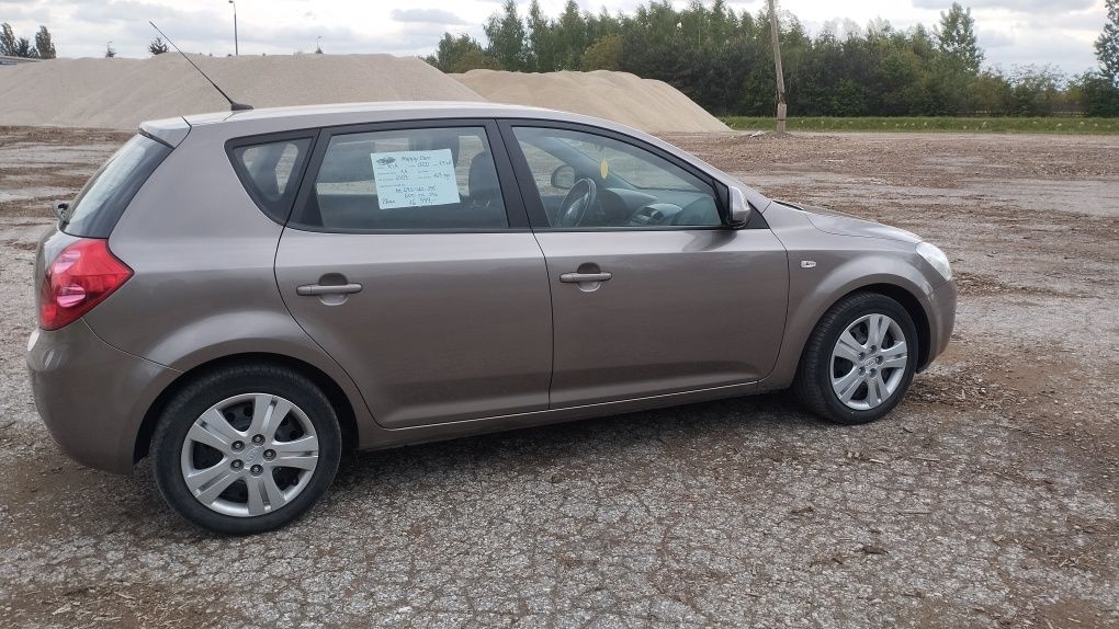 Kia Cee'd 1.4 Benzyna z 2009r klimatyzacja