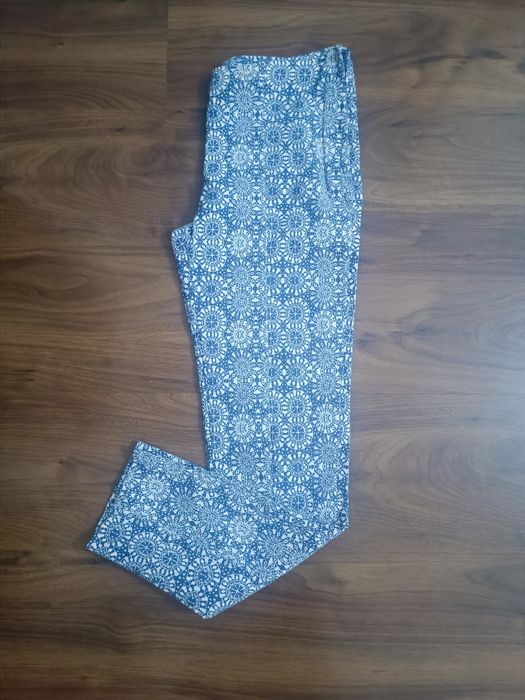 5 calças senhora (cada 3€) todas (10€)