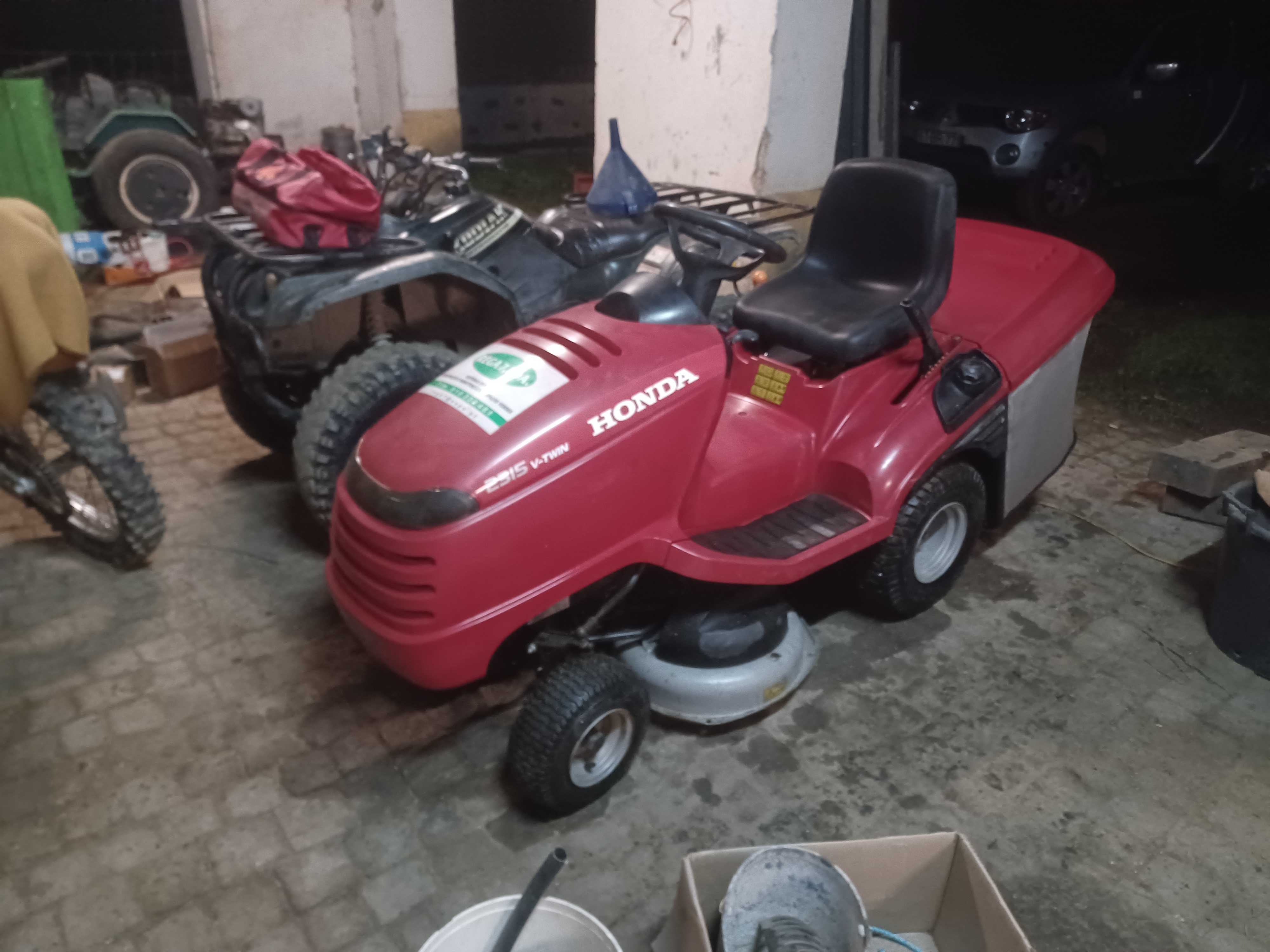 Tractor corta relva Honda