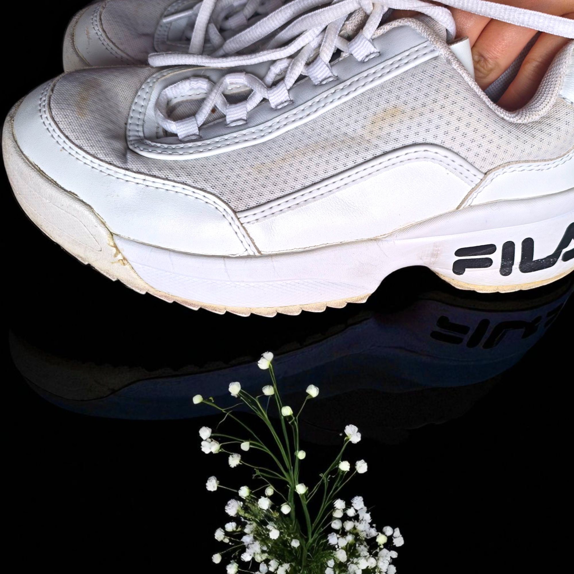 Kultowe sneakersy damskie Fila sportowe białe sznurowane