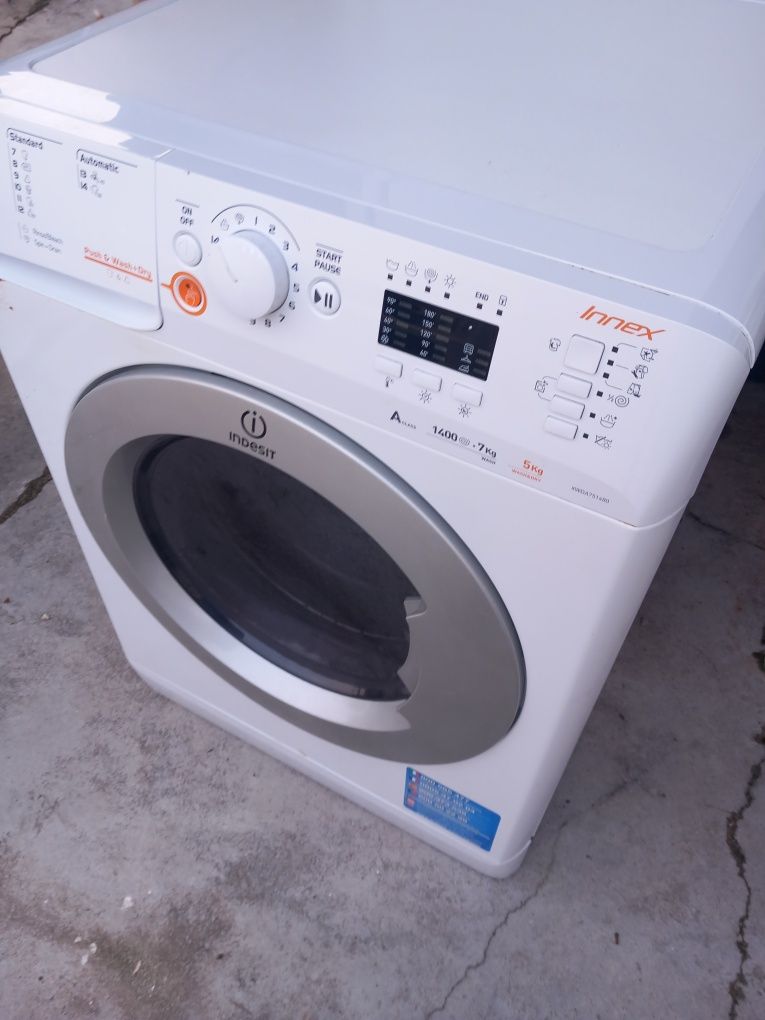 Máquina de lavar e secar roupa Indesit - LER ANÚNCIO