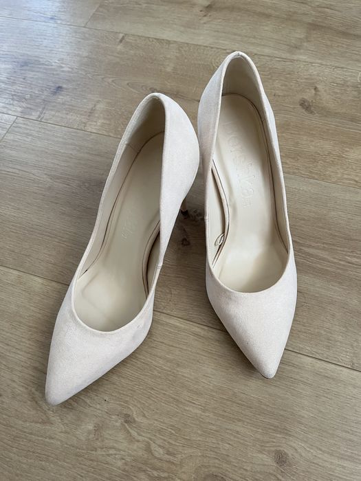Sapatos salto-alto bege Bershka - 39