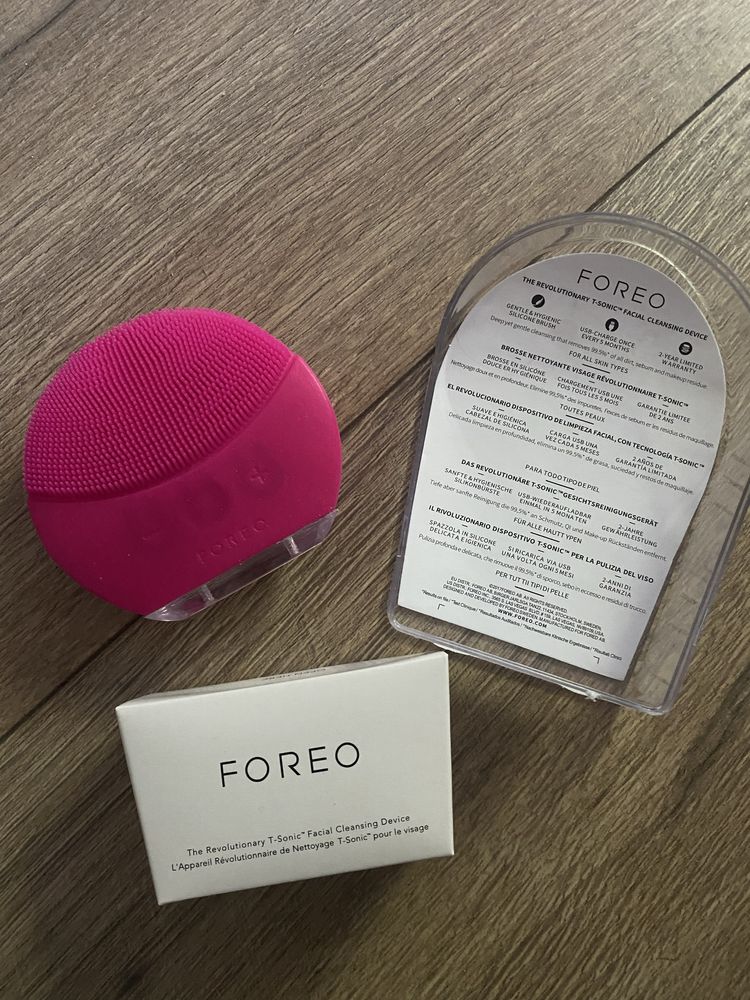 Foreo массажер щетка для лица