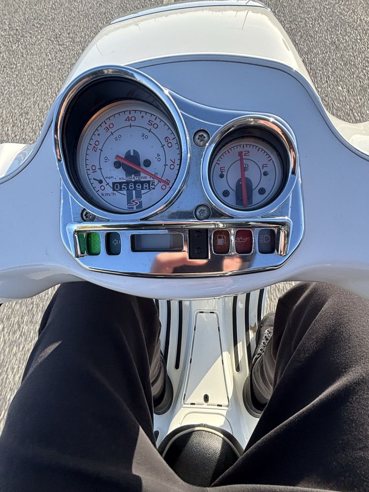 Vespa 50 S ( scooter a 2 Tempos )