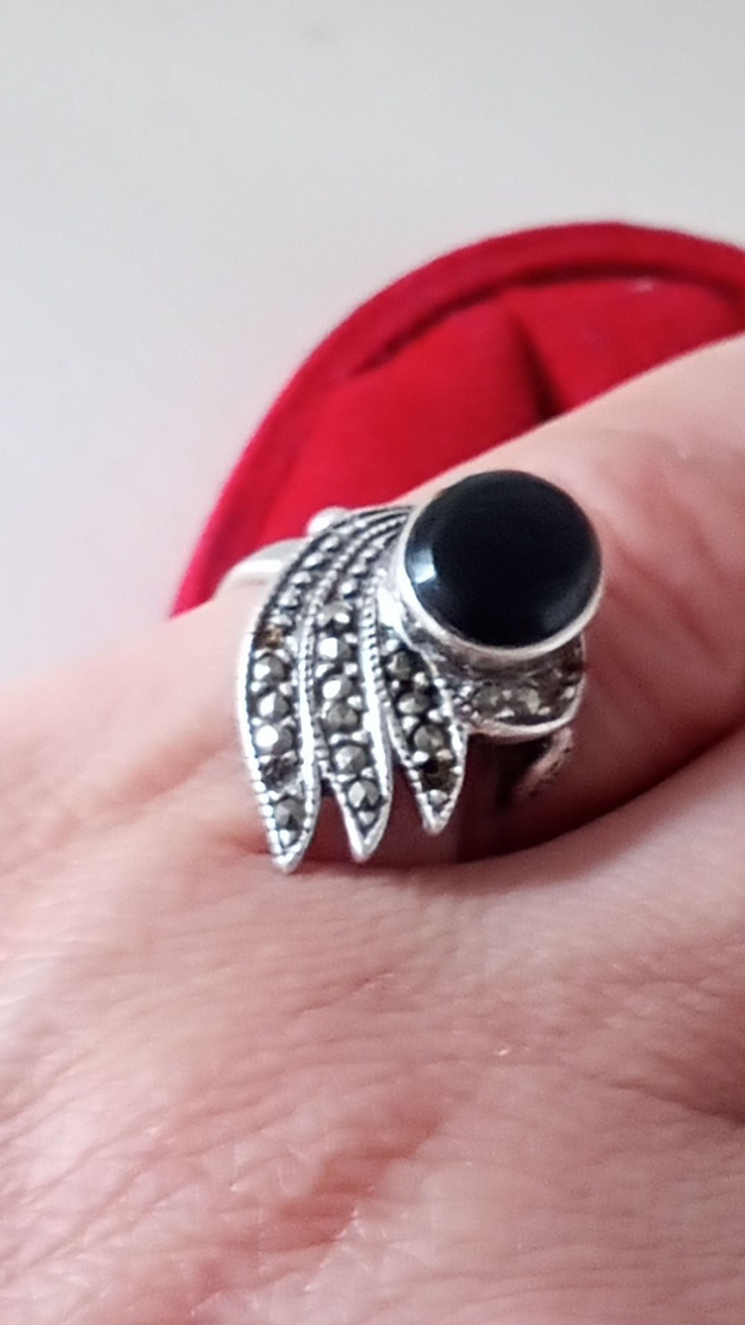 Stary srebrny pierścionek antyk czarne oczko rozmiar 10