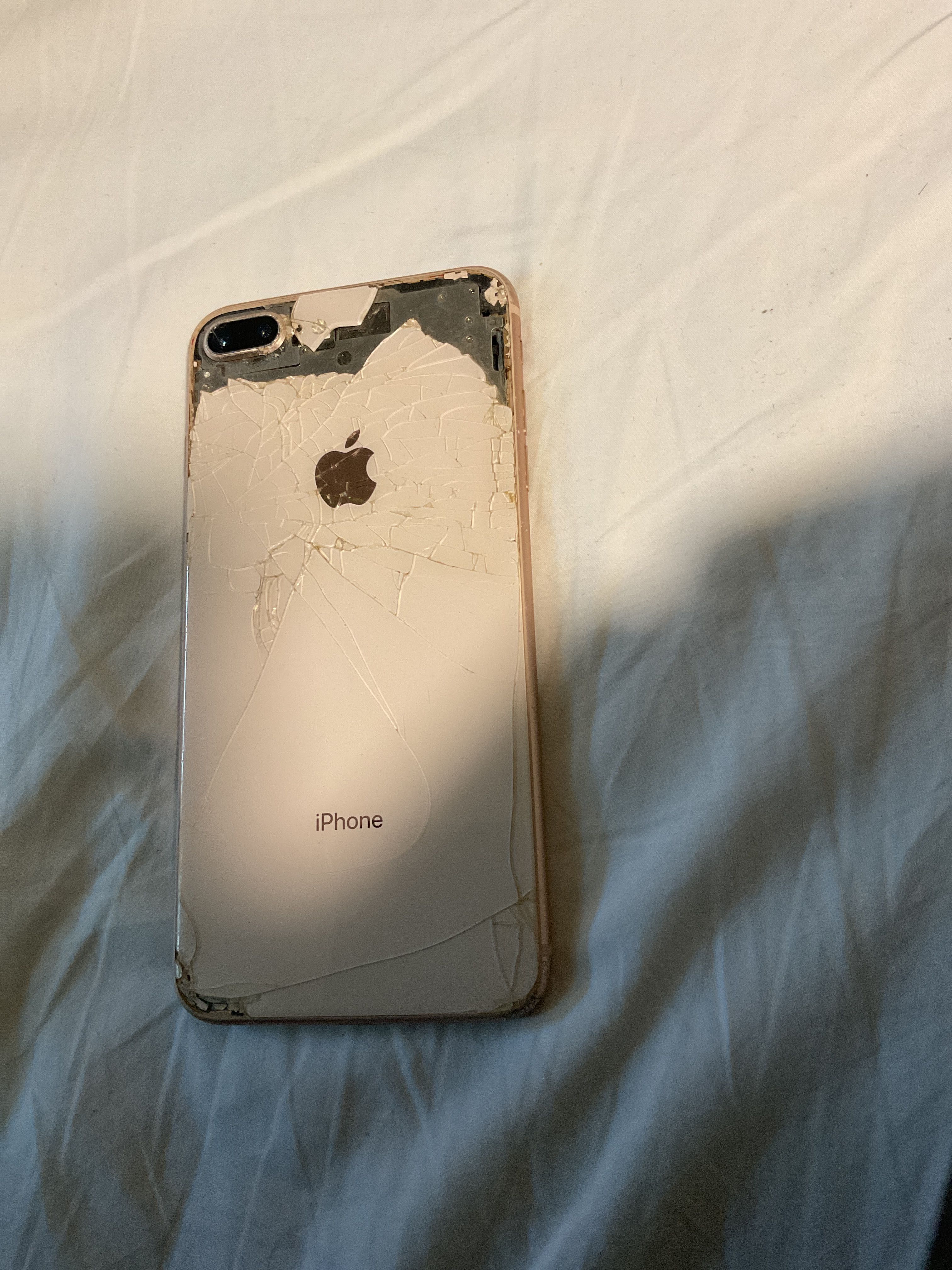 IPhone 8+ на запчастини