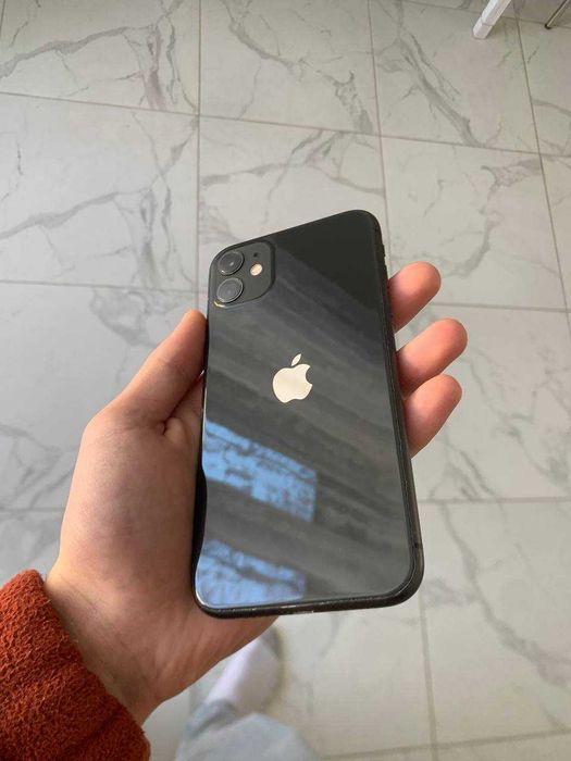 iPhone 11 | 64 GB | 82%