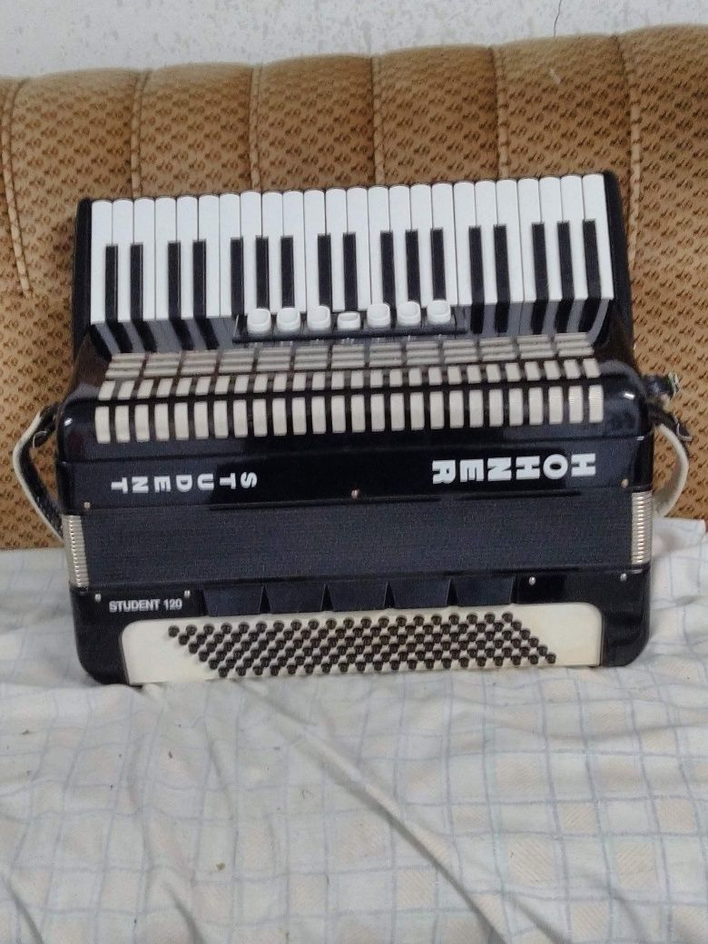 Hohner Studant 3 voz