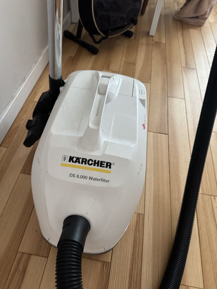 Пилосос с аквафільтром Karcher DS 6 Premium