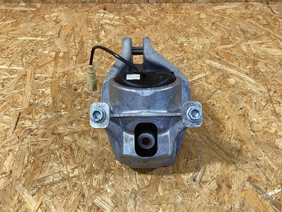 AUDI A5 8T A6 C7 A4 B8 Lift poduszka łapa silnika uchwyt 8R0199381AN 28km.