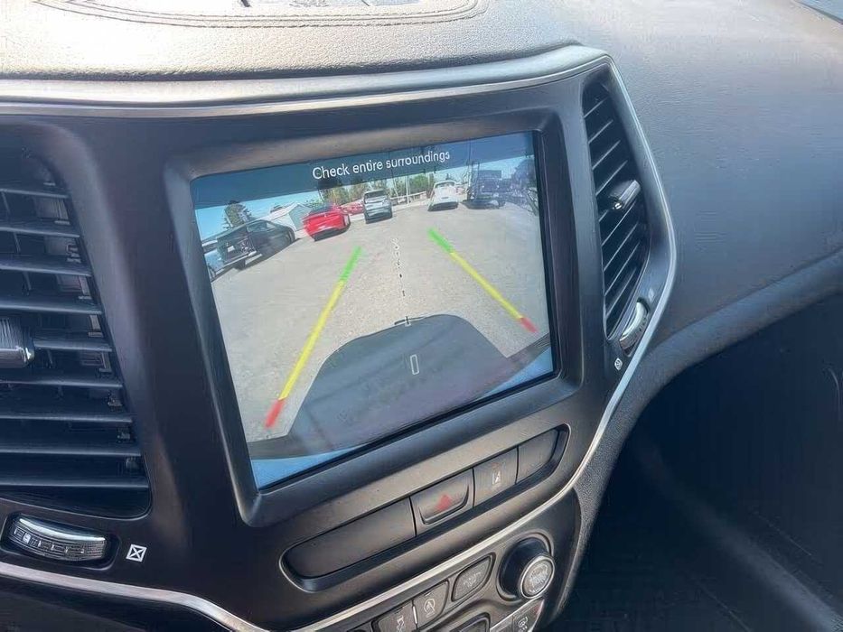 Jeep Cherokee Latitude Lux      2022