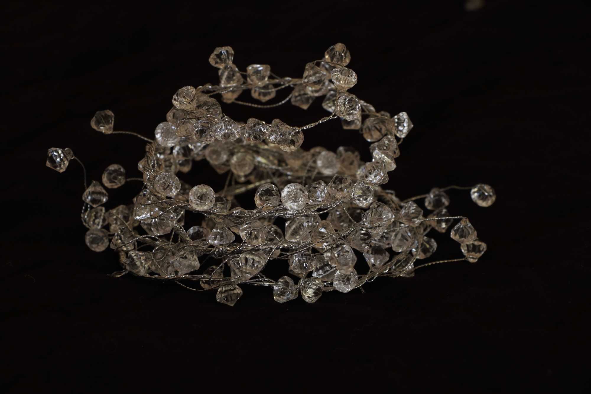 Ozdoba ślubna kryształowa na srebrnym druciku 150cm diamenty -13 sztuk